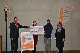 Sozial Stark Fürth Spende an Nimm und Gib